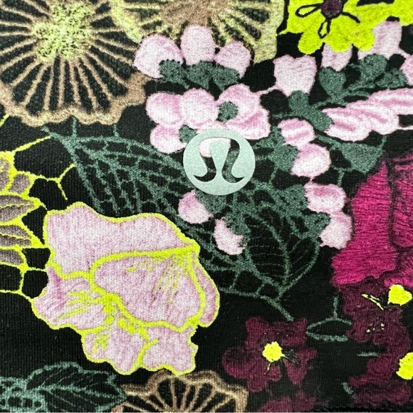 Lululemon Wunder Under Hi-Rise Tight 28" in Fluorolace Multi - Picture 7 of 8